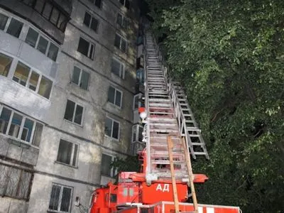 Через пожежу зі столичної висотки евакуювали 10 людей