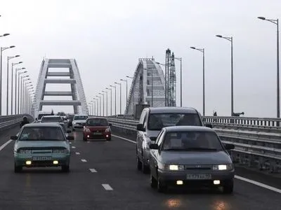 На Керченском мосту произошло первое ДТП