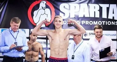 Непобедимый украинец досрочно победил тунисского боксера