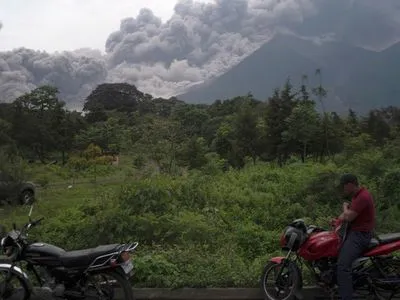 Кількість жертв виверження вулкана в Гватемалі зросла до 62 осіб