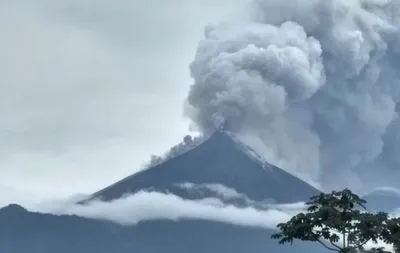 Извержение вулкана в Гватемале началось с новой силой