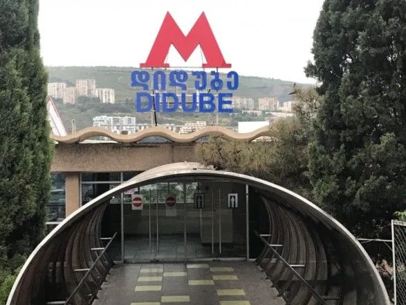 u-tbilisi-straykari-zablokuvali-robotu-metro