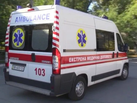 На Житомирщині з другого поверху лікарні випав та загинув чоловік
