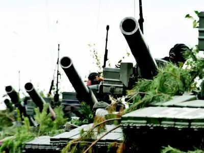 Турчинов: более 50% государственного оборонного заказа выполняют частные компании