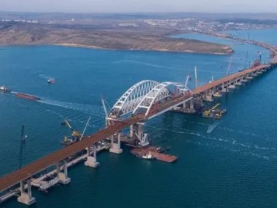 Керченский мост позволяет РФ быстро увеличивать военный контингент в Крыму - СНБО