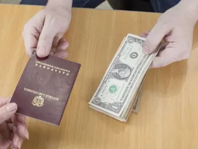 Прикордонники викрили канал збуту фальшивих паспортів ЄС