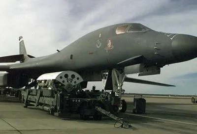 США приостановили полеты бомбардировщиков В-1B