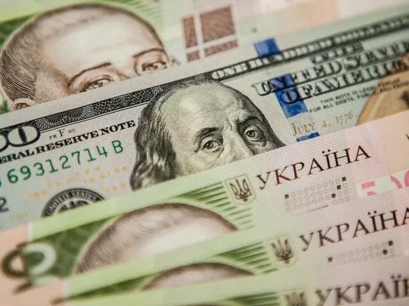 Порошенко заявив про необхідність лібералізувати валютне законодавство