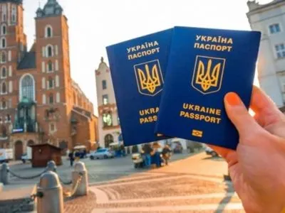 Більше півмільйона українців за рік скористались безвізом