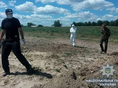 На Київщині затримали аграріїв за створення пташиного могильника