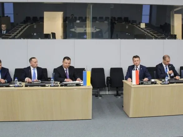 Министр обороны Польши: Мы должны поддерживать Украину в попытке приблизиться к НАТО