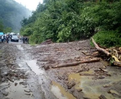 Через зливи на Закарпатті можливі селеві потоки