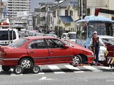 В Японии при наезде машины на школьников пострадали шесть человек