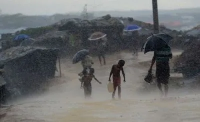 Негода у Бангладеш: є жертви, розпочата евакуація