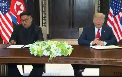 Трамп і Кім Чен Ин за результатами саміту підписали спільний документ