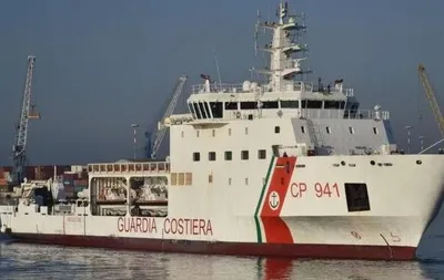 Скандал з мігрантами: до Італії прибуло нове судно з біженцями