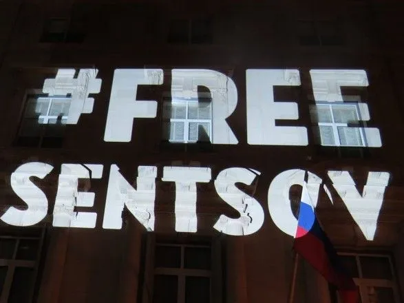 Европарламент принял резолюцию с призывом немедленно освободить Сенцова