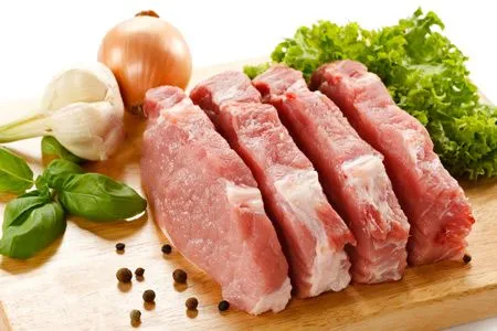 Украина покупает все больше свинины за границей