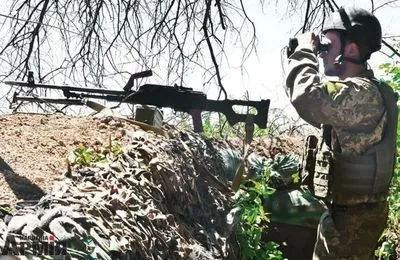 Украинские бойцы на Донбассе взяли в полукольцо вражеский опорник