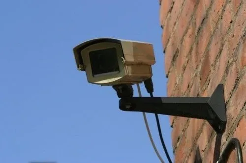 Во Львове юноша пытался украсть камеру видеонаблюдения