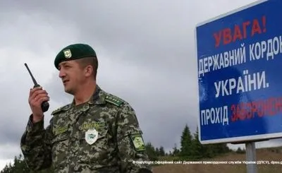 Украинка пыталась вывезти в РФ товары оборонного значения