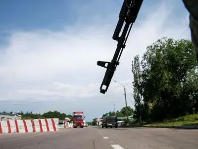 Закрытое из-за боевиков КПВВ "Майорское" возобновило работу