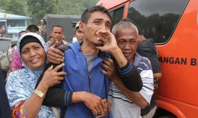 Аварія порома в Індонезії: майже 200 пасажирів зникли безвісти