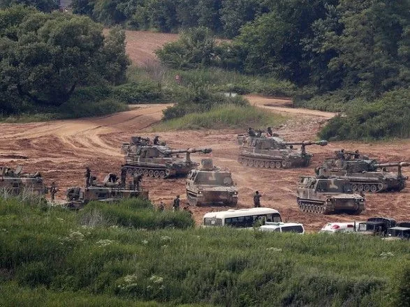 США призупинили ряд військових навчань з Південною Кореєю