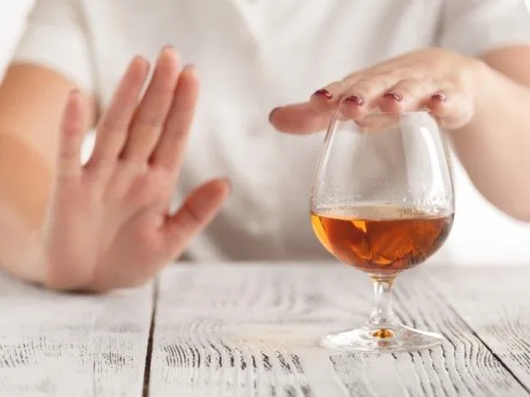 Учені розрахували, скільки алкоголю можна випивати за добу