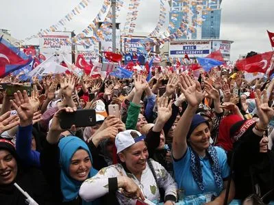Вибори у Туреччині: мітинги, гучні заяви та очікування