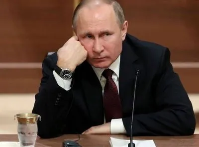 Рейтинг Путина за неделю драматически снизился - опрос