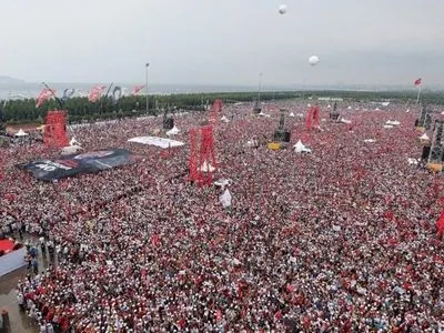 У Стамбулі на мітинг головного опонента Ердогана вийшли 5 мільйонів людей