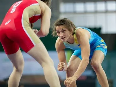 Украинская завоевали медали международного турнира по борьбе в Китае