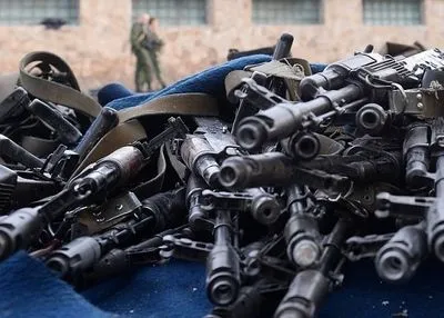 Матиос рассказал, сколько оружия с Донбасса "гуляет" государством
