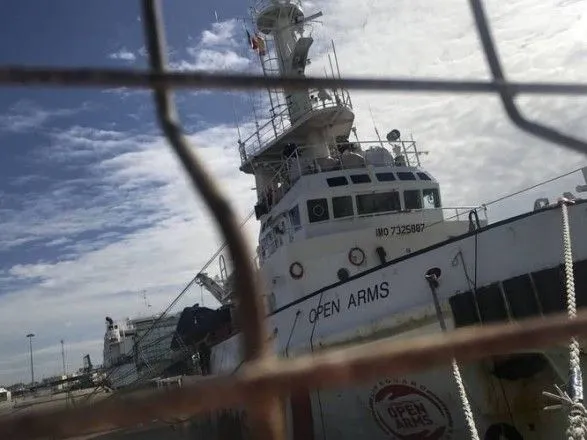 Италия приказала гуманитарным судам не спасать мигрантов в море
