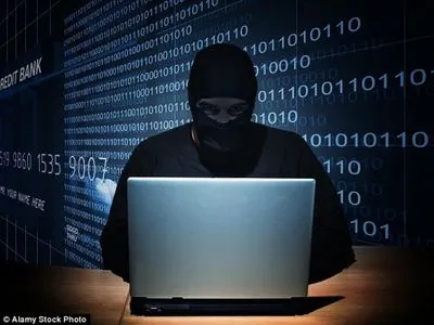 Під Дніпром затримали кіберзлодія за 32 крадіжки з банківських карт
