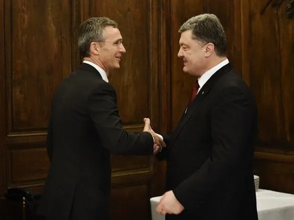 Президент і Генсек НАТО закликали звільнити українських заручників