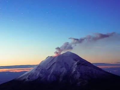 В Японії почав вивергатися вулкан Сіммое
