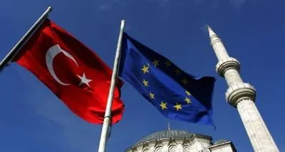 ЄС продовжить надавати фінансову допомогу Туреччині для боротьби з міграційним кризою