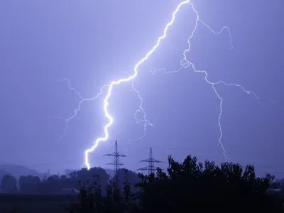 В Ивано-Франковской области молния травмировала двух женщин