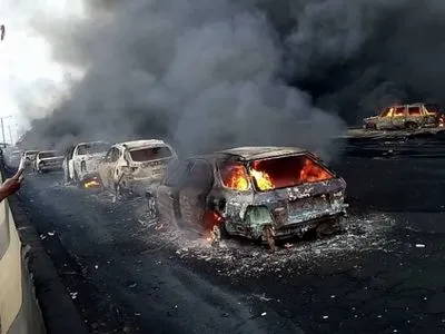 В Нигерии девять человек погибли в результате загоревшейся  автоцистерны