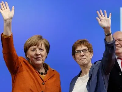 Правління ХДС підтримало міграційну політику канцлера Ангели Меркель