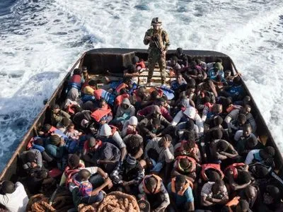 Міграційний скандал: Іспанія продовжує приймати судна
