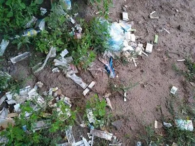 В черкасском парке обнаружили стихийную свалку медицинских отходов