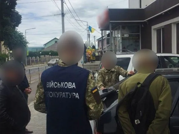 Во Львовской области военнослужащий торговал боеприпасами