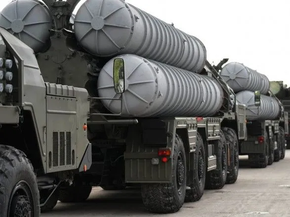 В России завершились испытания дальнобойной ракеты С-400