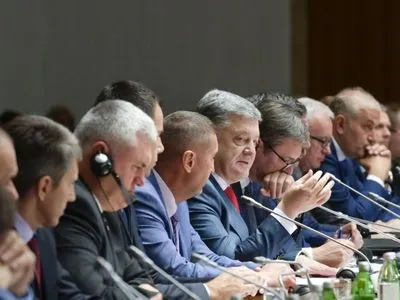 Україна і Сербія дуже близькі до підписання угоди про ЗВТ - Порошенко
