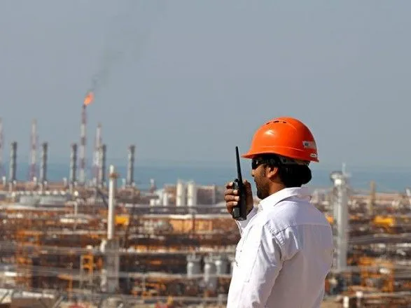 В Тегеране угрожают заблокировать поставки нефти в Персидском заливе