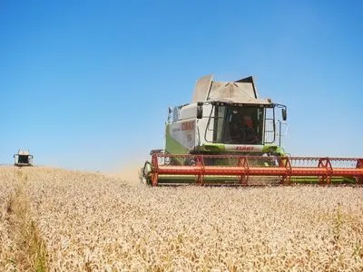 Аграрії зібрали 4,7 млн тонн зерна нового врожаю