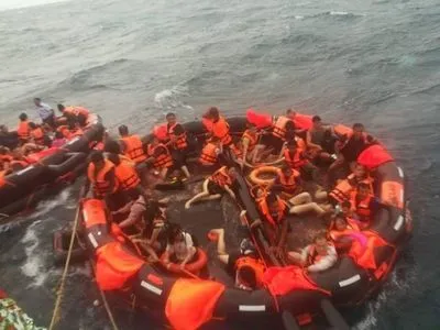 Две пассажирские лодки перевернулись в Таиланде: под водой исчезли 49 человек